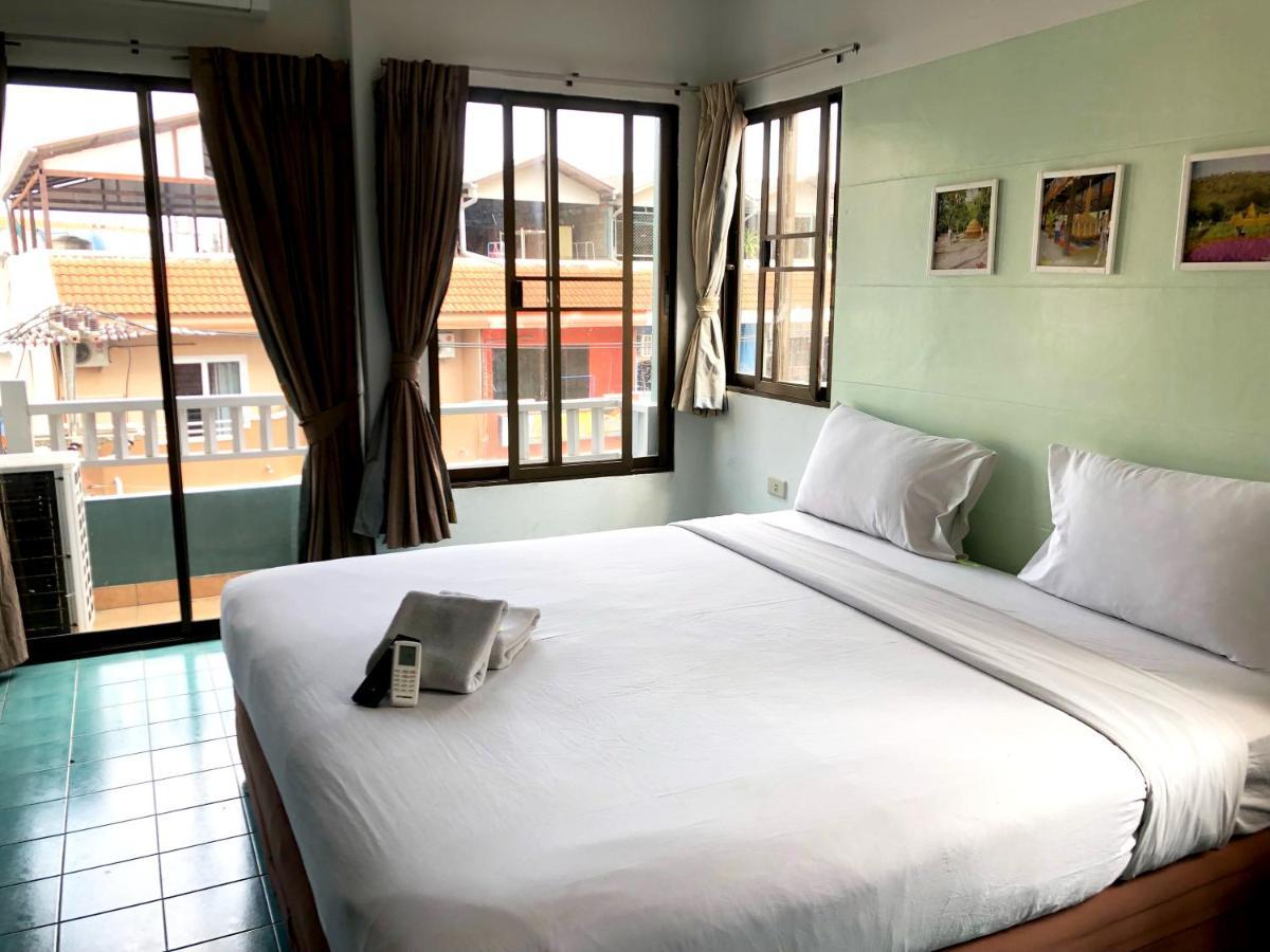 Sutus Court 7 Hotell Pattaya Eksteriør bilde