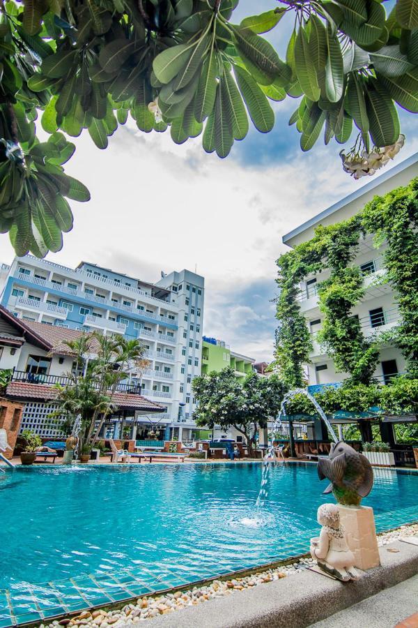 Sutus Court 7 Hotell Pattaya Eksteriør bilde