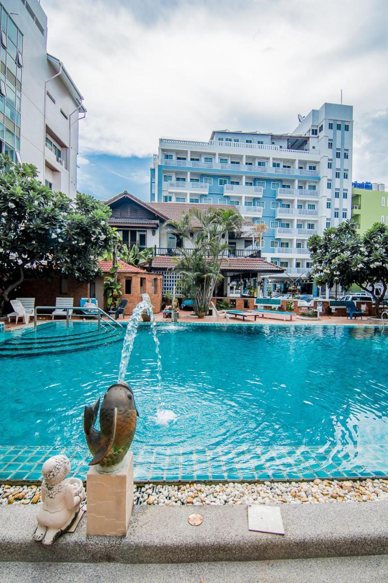 Sutus Court 7 Hotell Pattaya Eksteriør bilde