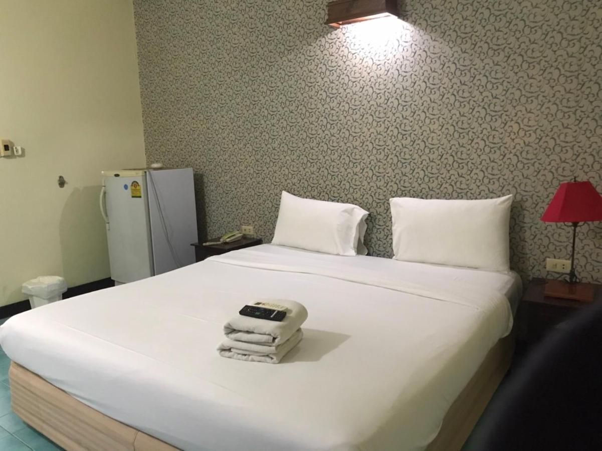 Sutus Court 7 Hotell Pattaya Eksteriør bilde