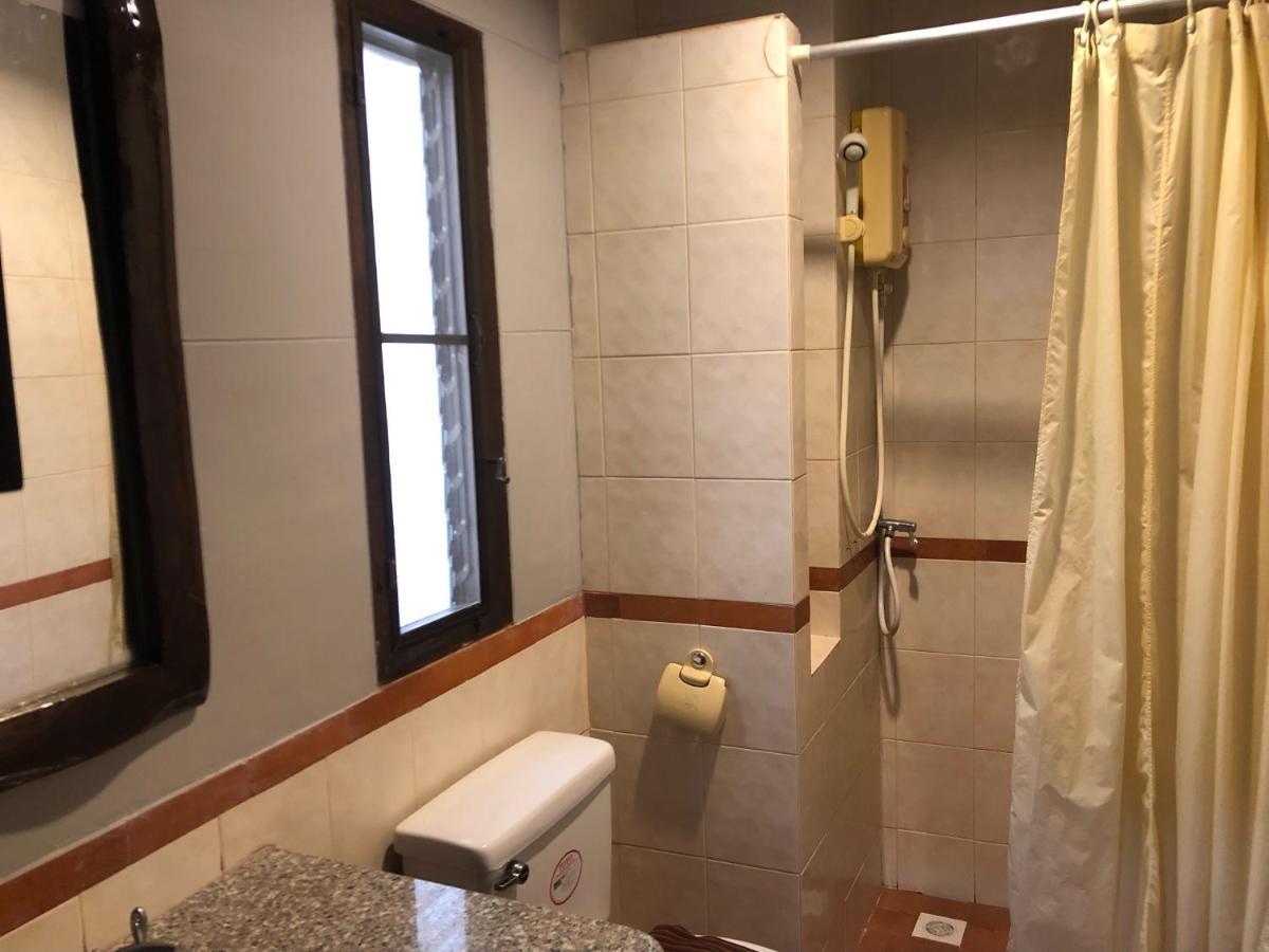 Sutus Court 7 Hotell Pattaya Eksteriør bilde