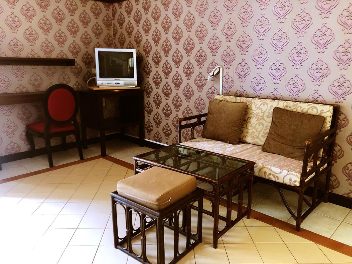 Sutus Court 7 Hotell Pattaya Eksteriør bilde