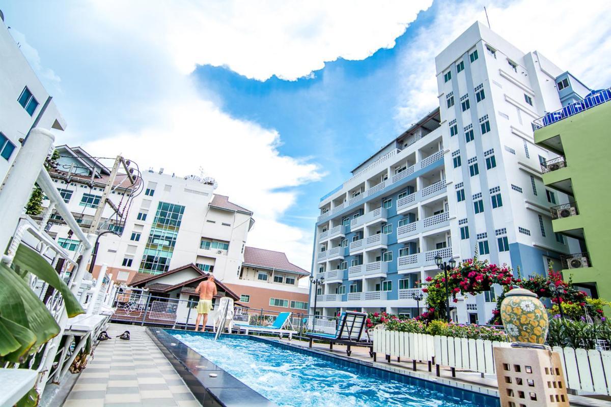 Sutus Court 7 Hotell Pattaya Eksteriør bilde
